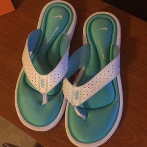 Teal Nike comfort footbed sandals